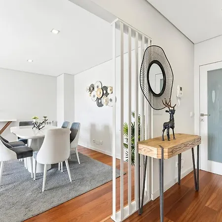Porto Luxury Riverside Retreat With Douro Views & Garage